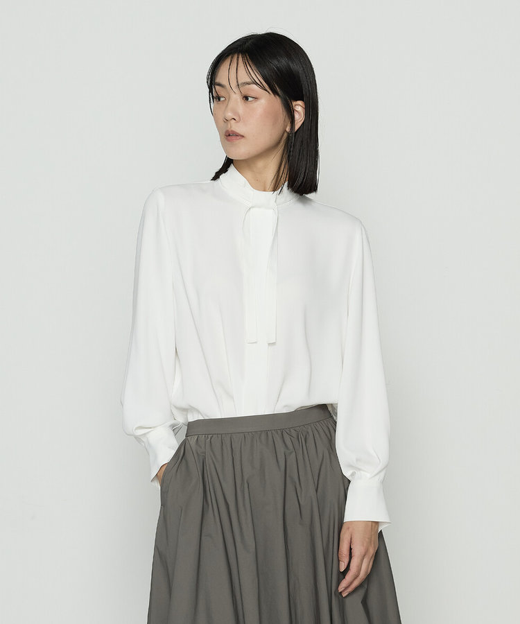 マットサテン タイ付 ハイネックブラウス