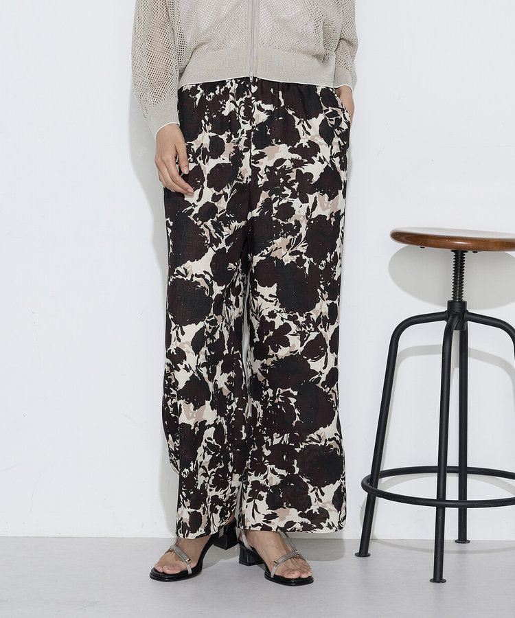 【Oggi 5月号掲載 滝沢カレンさん着用商品】麻調ポリエステル ボタニカルプリントパンツ