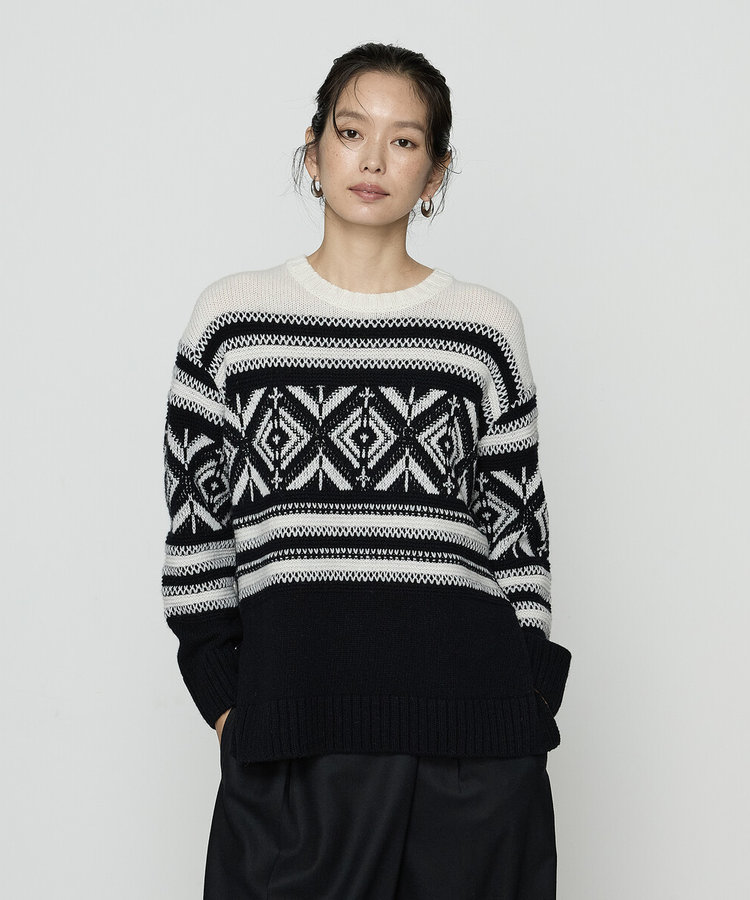 ジャカード編み スヌード付きニットプルオーバー