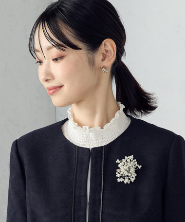 プラスチックパール　フラワーブローチ