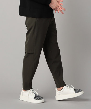 ストレッチ テーパードパンツ