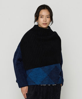 ブラック ケープスタイル ベスト　セルフォード CELFORD（セルフォード）の「ケープ付きニットベスト（ニット/セーター