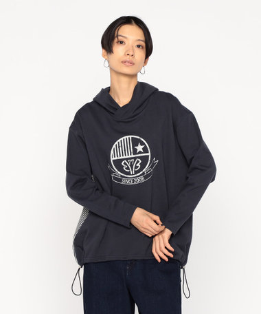 エンブレムプリント フーディープルオーバー