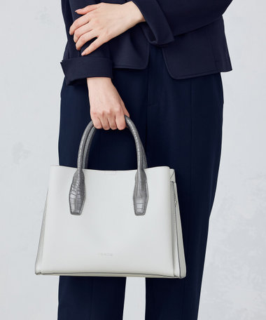 型押しハンドルバッグ