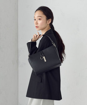 限定版 公式ワンピース ゾロ　　　　　財布&ショルダーバッグセット　　　　販売 セブンイレブン限定付録】高級感あふれるレザー調スマホ