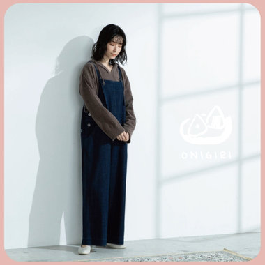 冬のサロペット スタイル。