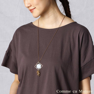 顔の印象はネックレスで明るく♪夏の軽装、首元にプラスワン！