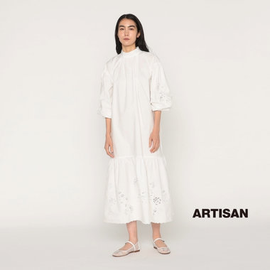 更紗柄カットワーク刺繍