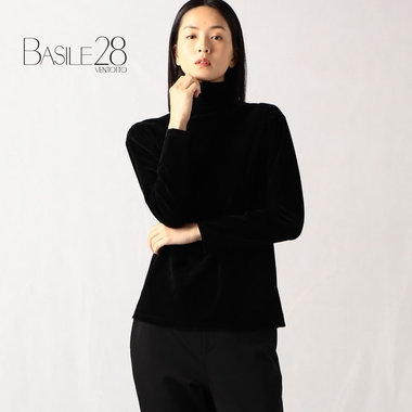 ベルベットチュール タートルネックプルオーバー