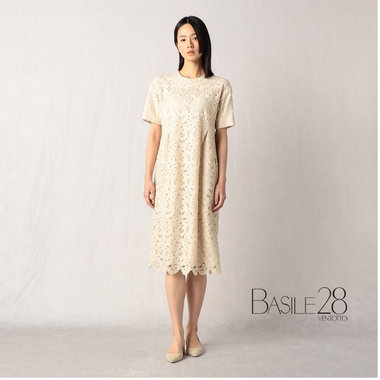 スモールリーフレース