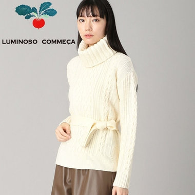 一枚で着てさまになるアラン柄ニット