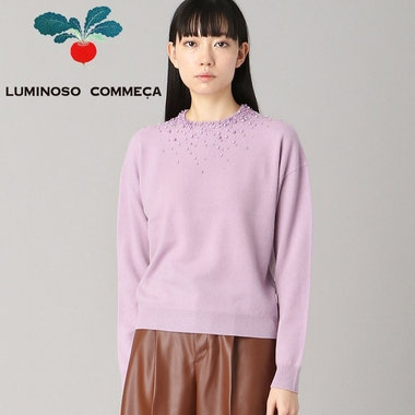 華やかなビーズ刺繍ニットプルオーバー