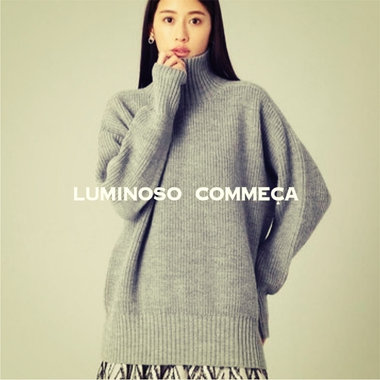 リラクシー シルエットのエアリーニット