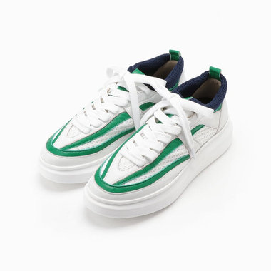 履きやすさにもこだわったギャバジンK.Tのスニーカー