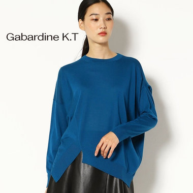 カラーを効かせた薄手ニットプルオーバー