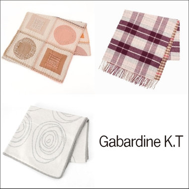 首元を飾る冬ストール