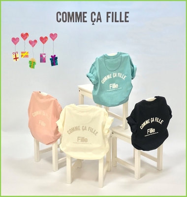 背中にロゴプリントが入ったプルオーバー